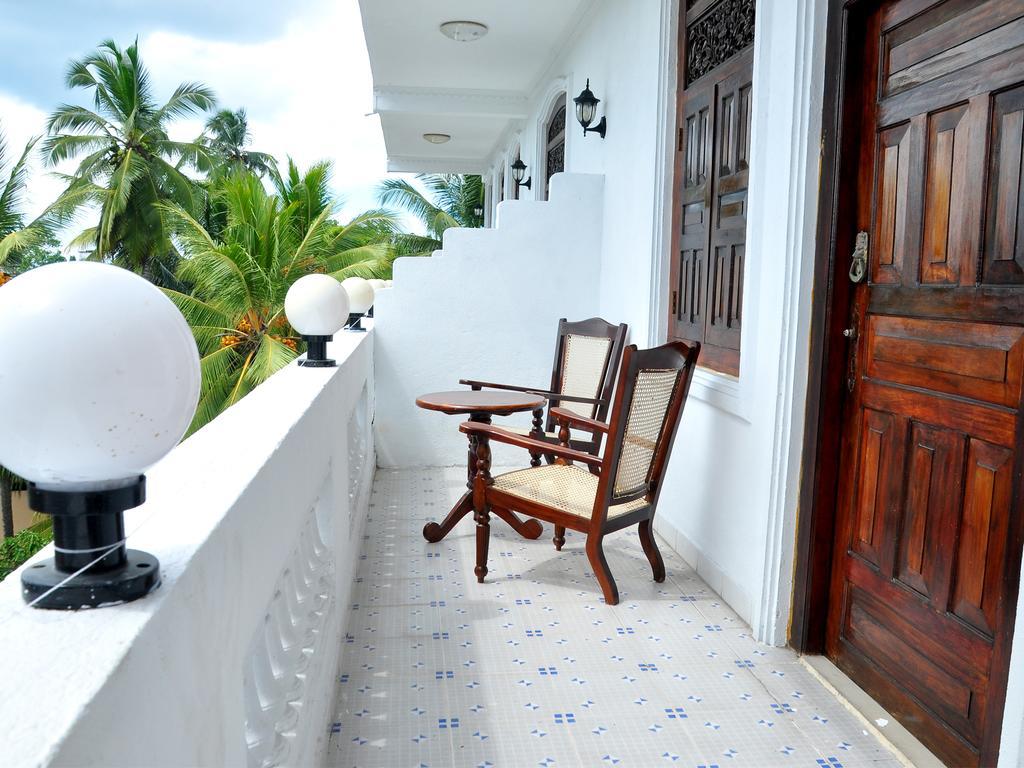 Dew Grand Regency Bataduwa Exterior foto