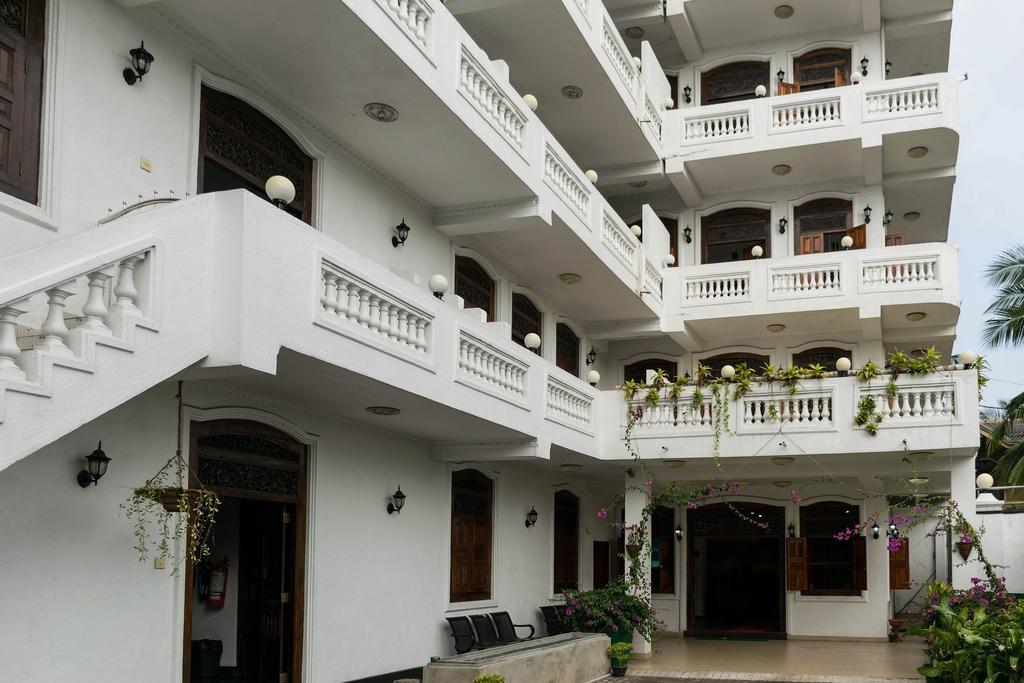 Dew Grand Regency Bataduwa Exterior foto
